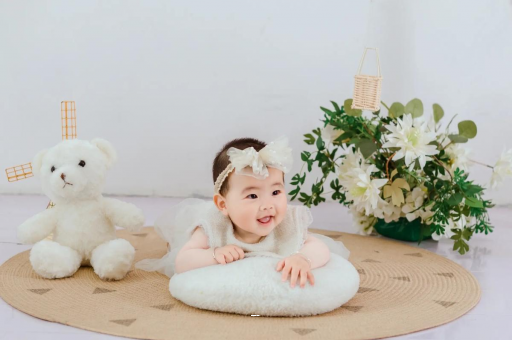 珠海四个月宝宝揉眼睛